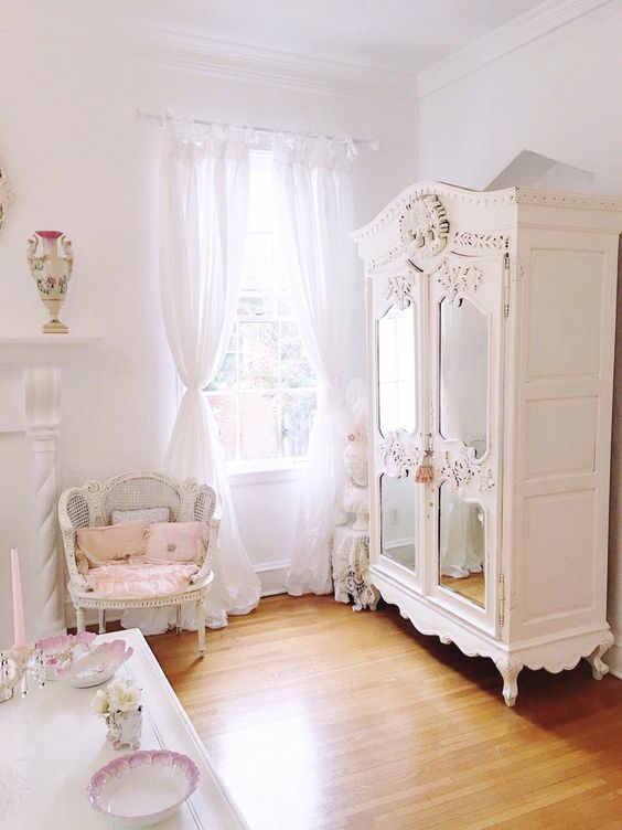 Victorian kid's room